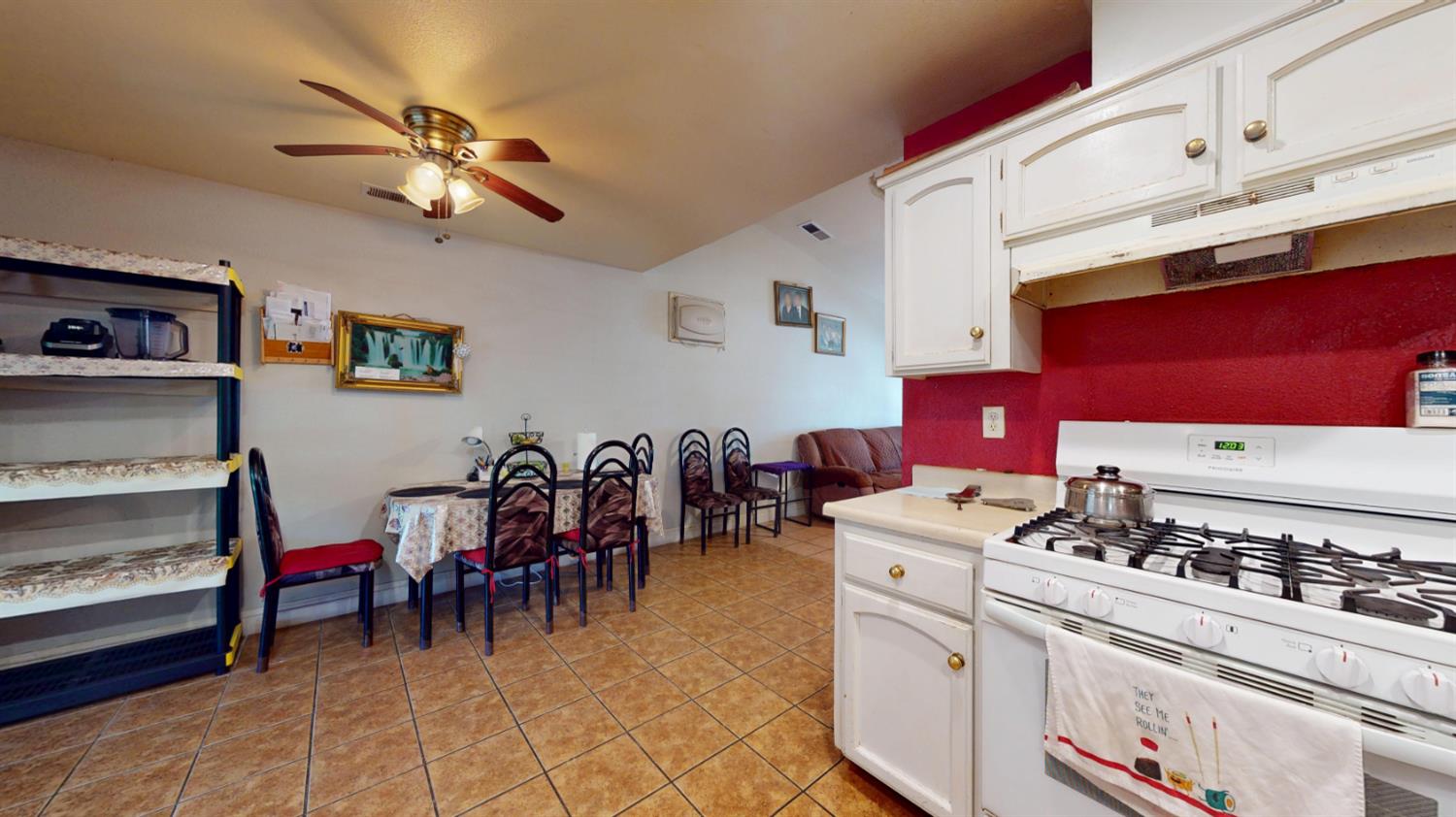 13745 E Bulah Ave, Parlier, CA 93648