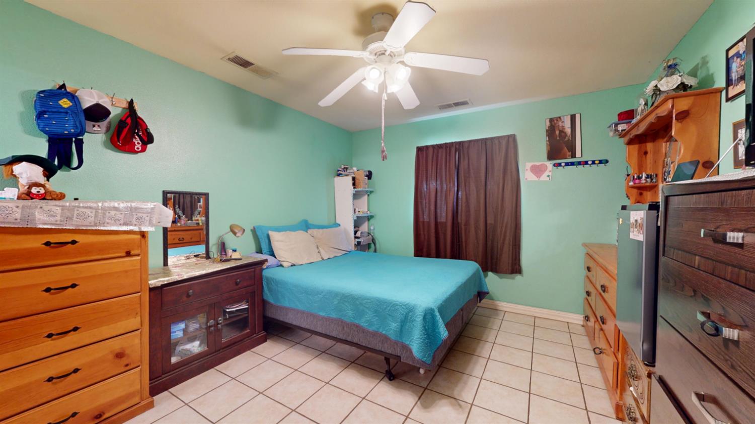 13745 E Bulah Ave, Parlier, CA 93648