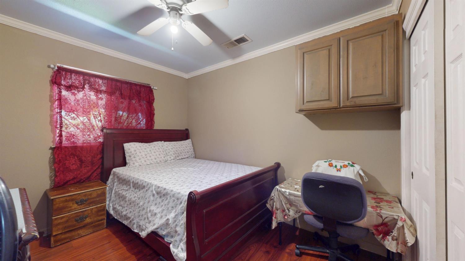 13745 E Bulah Ave, Parlier, CA 93648