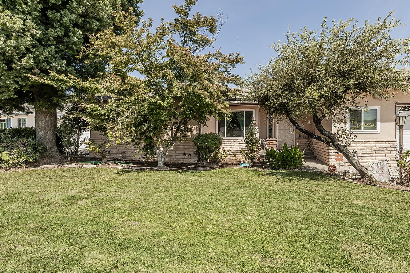 500 W Sample Ave, Fresno, CA 93704