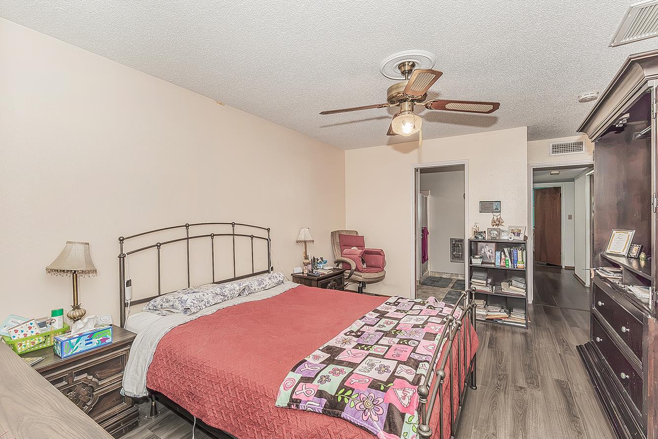 500 W Sample Ave, Fresno, CA 93704