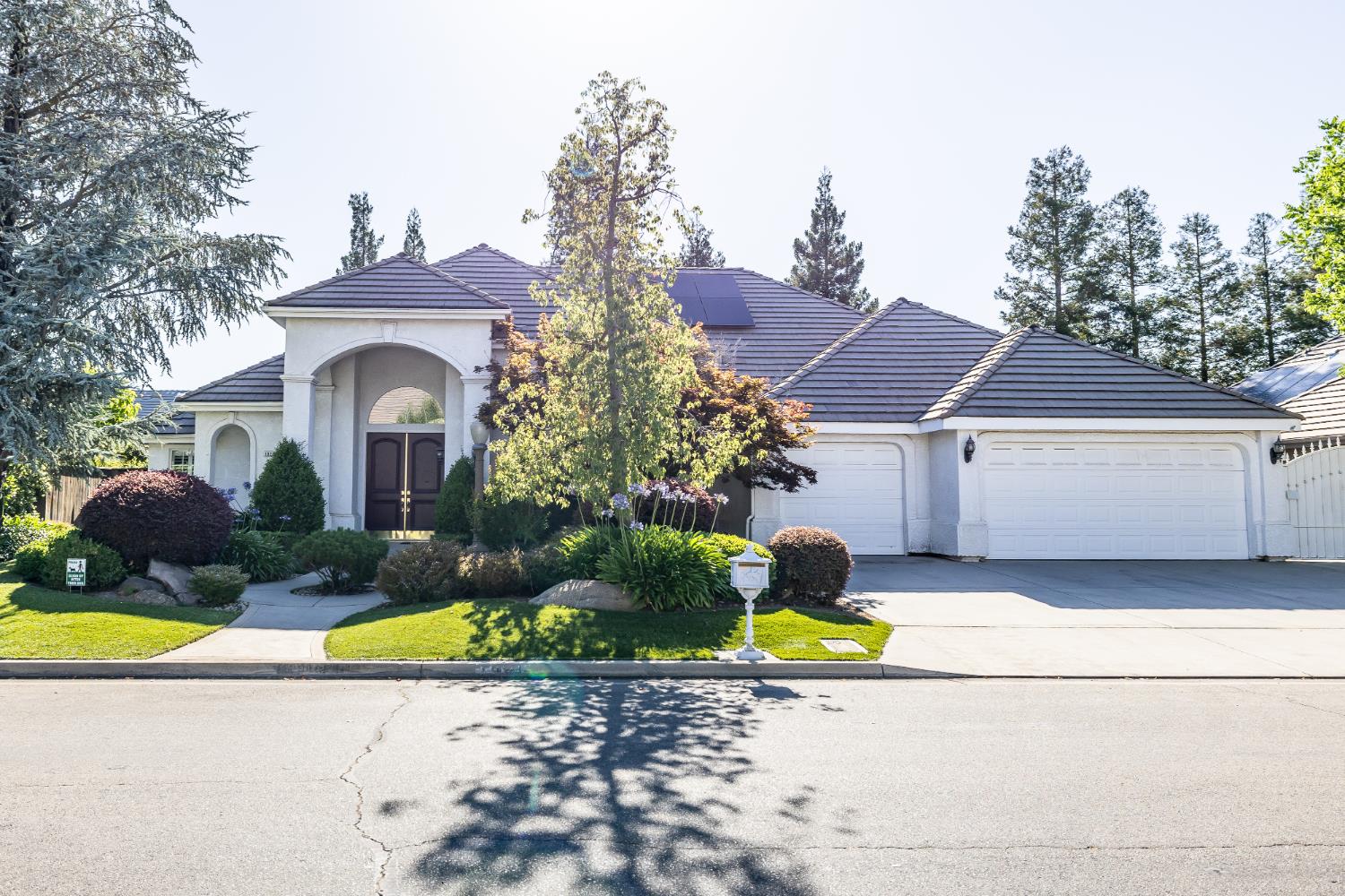 10235 N Rowell Ave, Fresno, CA 93730