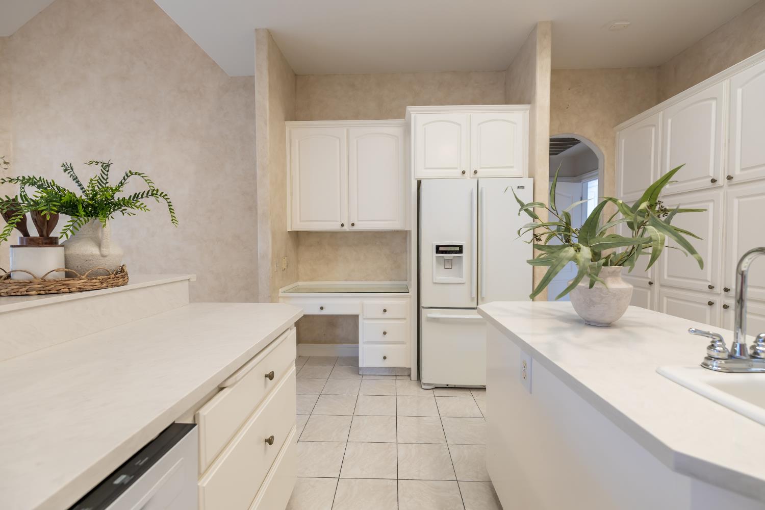 10235 N Rowell Ave, Fresno, CA 93730