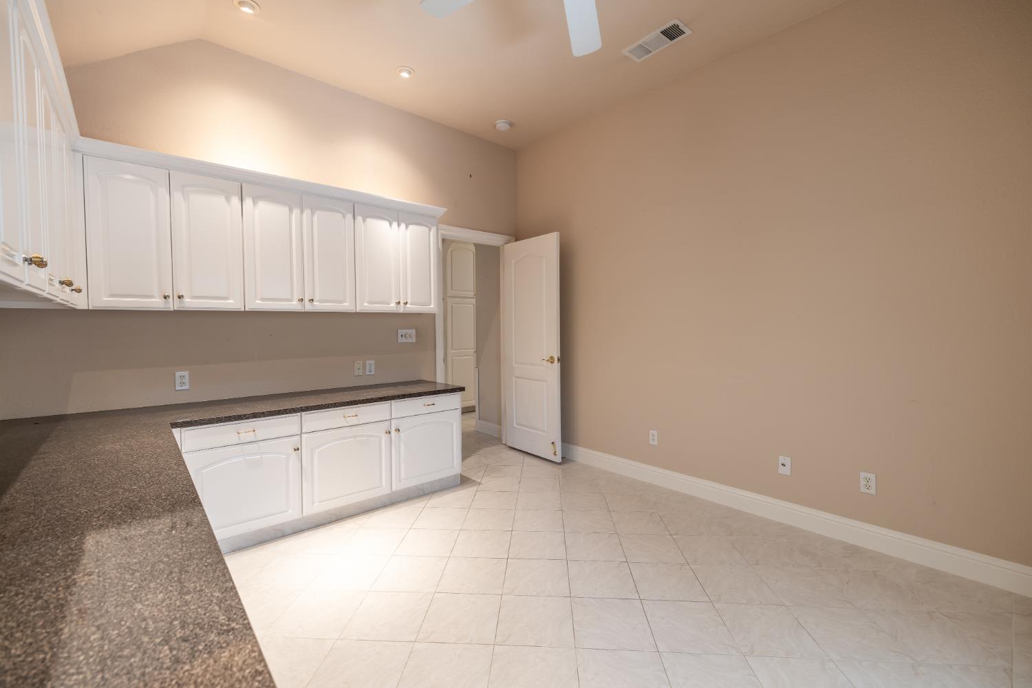 10235 N Rowell Ave, Fresno, CA 93730