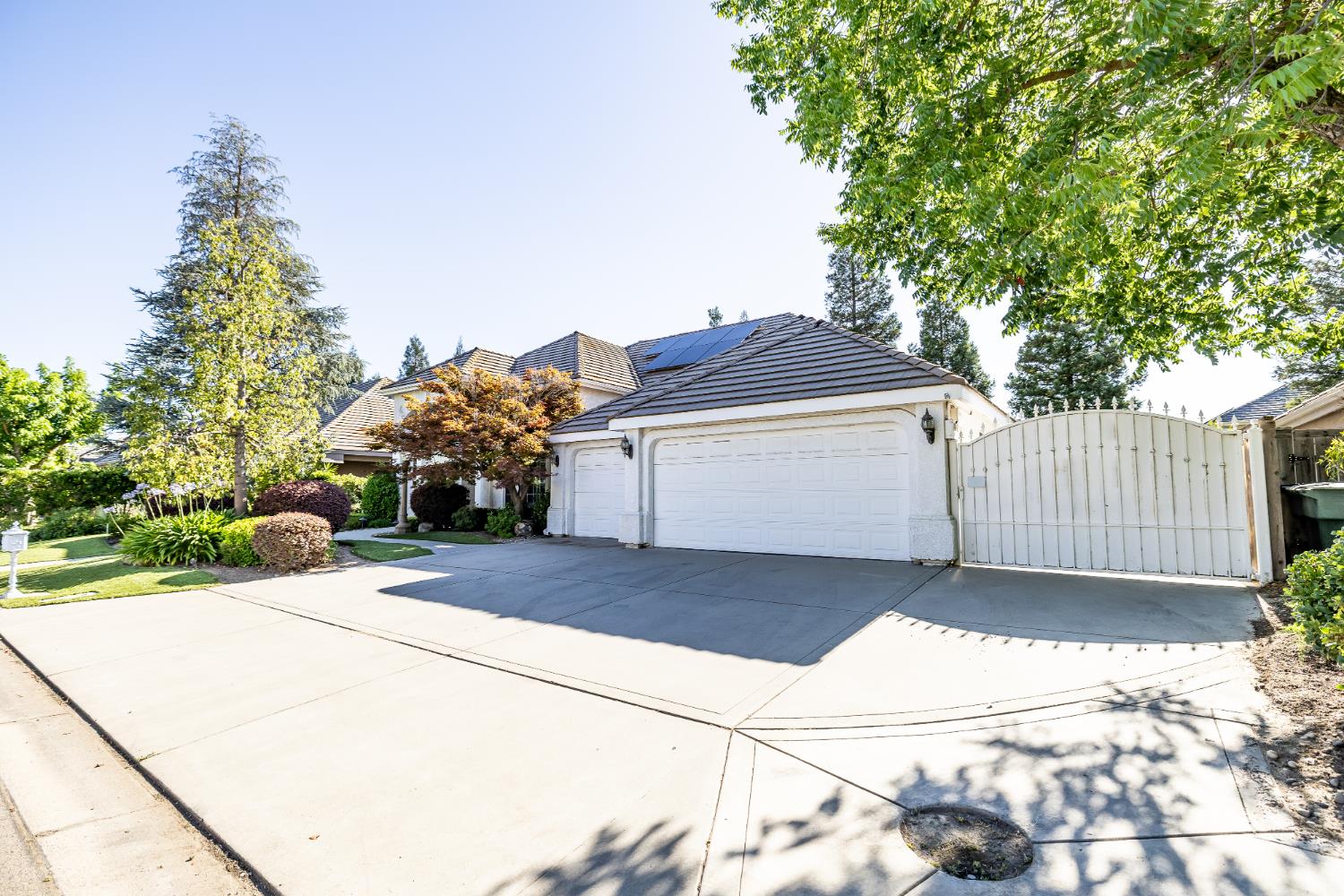 10235 N Rowell Ave, Fresno, CA 93730
