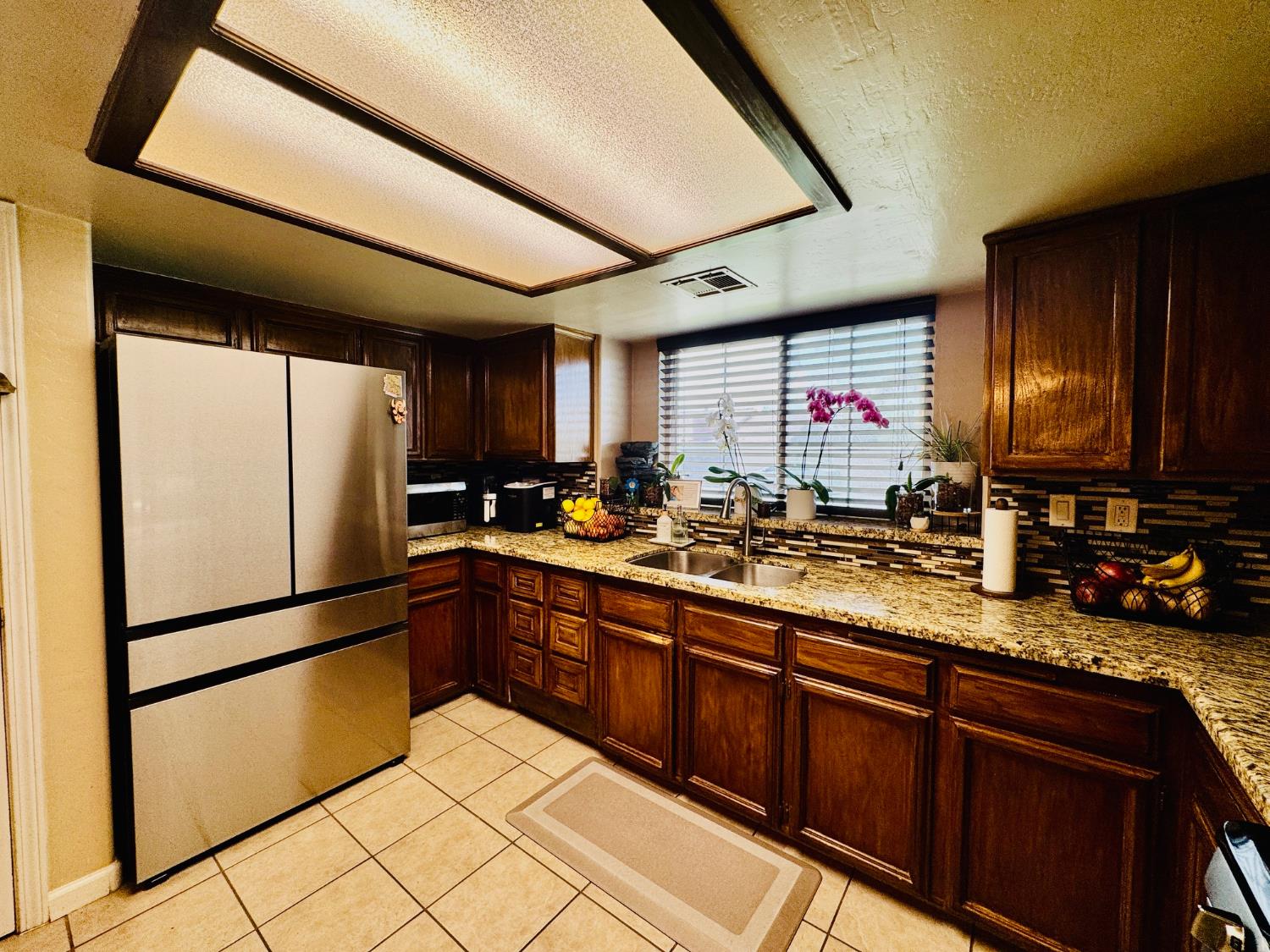 2212 S A St, Arvin, CA 93203