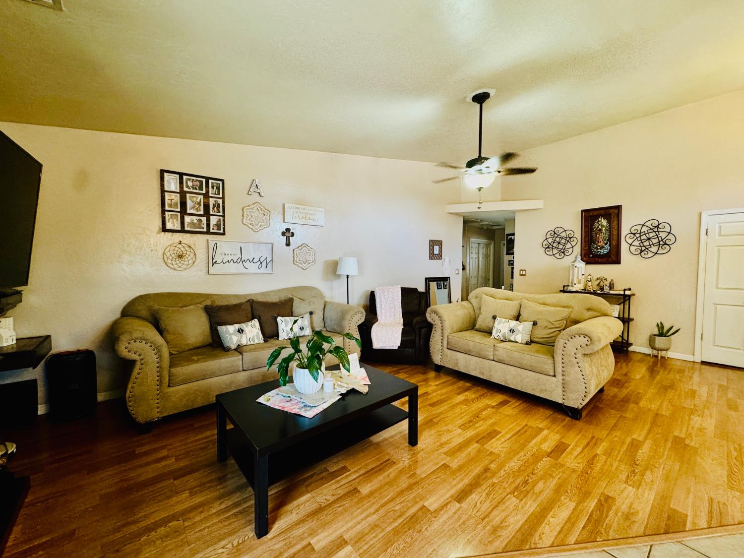 2212 S A St, Arvin, CA 93203
