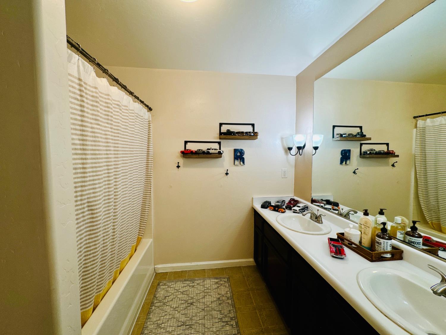 2212 S A St, Arvin, CA 93203