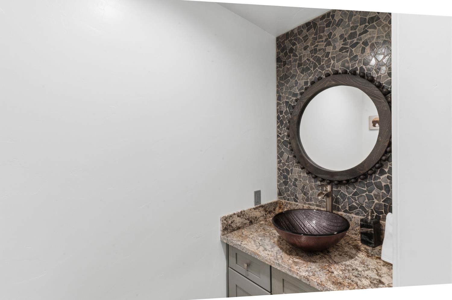 53976 Dogwood Creek Dr, Bass Lake, CA 93604