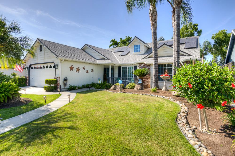 1854 E Brandywine Ln, Fresno, CA 93720