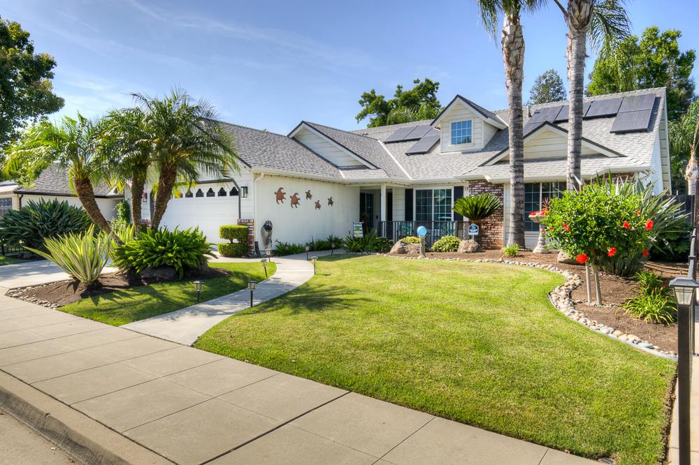 1854 E Brandywine Ln, Fresno, CA 93720