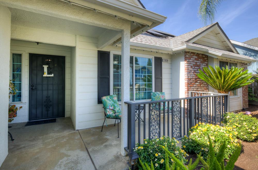 1854 E Brandywine Ln, Fresno, CA 93720