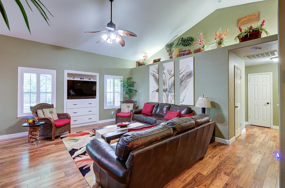 1854 E Brandywine Ln, Fresno, CA 93720