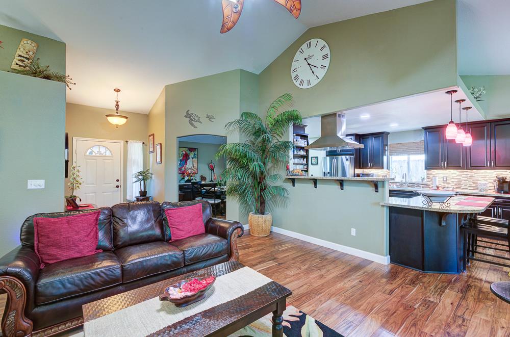 1854 E Brandywine Ln, Fresno, CA 93720