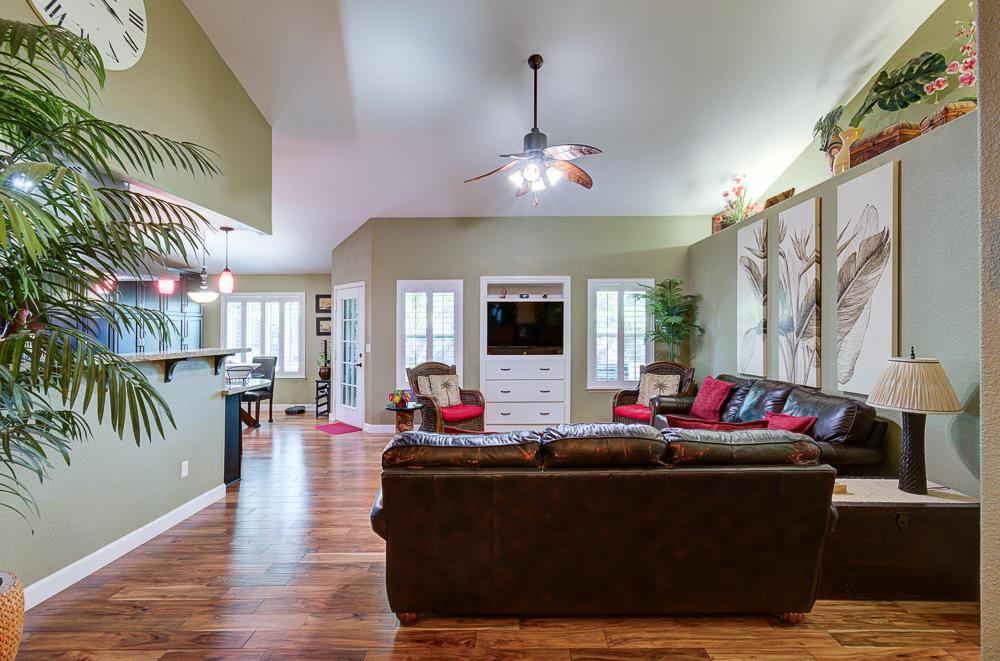 1854 E Brandywine Ln, Fresno, CA 93720