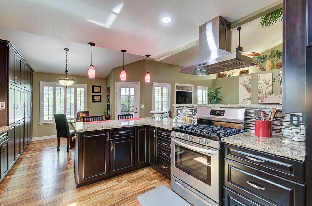 1854 E Brandywine Ln, Fresno, CA 93720