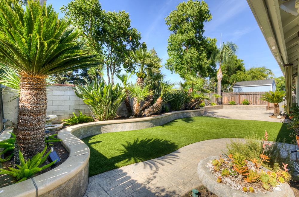 1854 E Brandywine Ln, Fresno, CA 93720