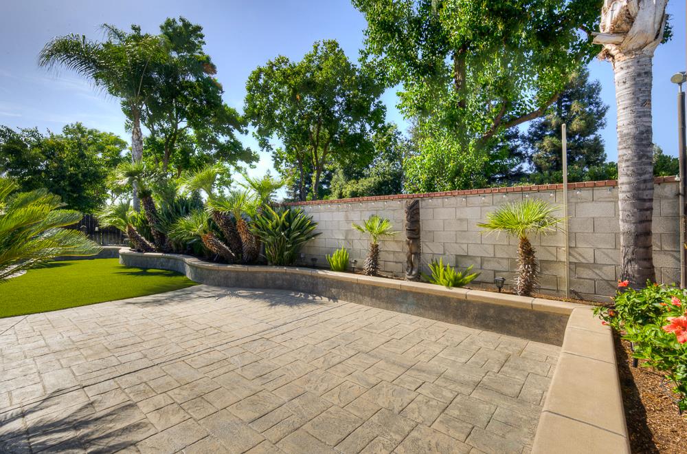 1854 E Brandywine Ln, Fresno, CA 93720