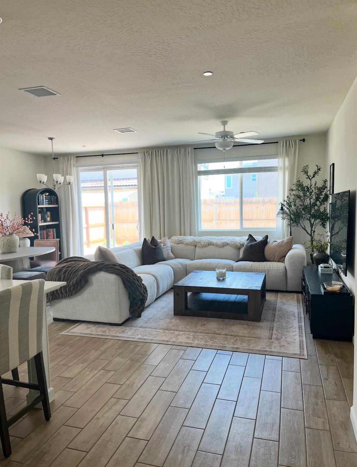 163 Reunion Way S, Madera, CA 93636