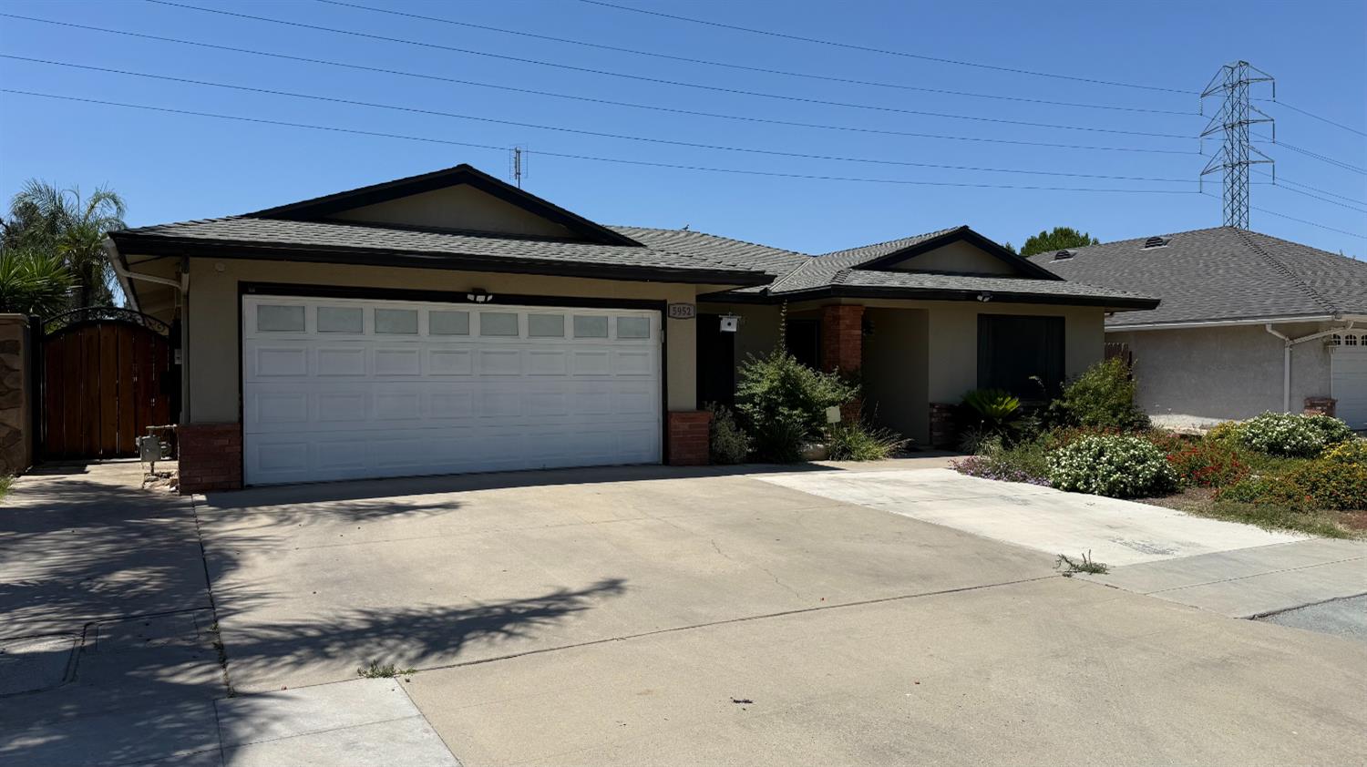5952 E Illinois Ave, Fresno, CA 93827
