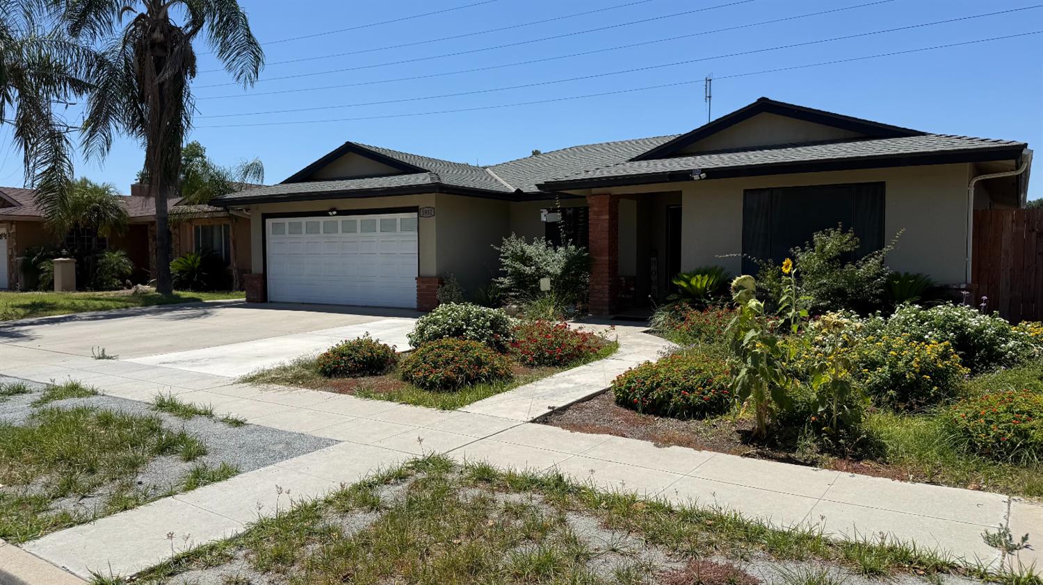 5952 E Illinois Ave, Fresno, CA 93827