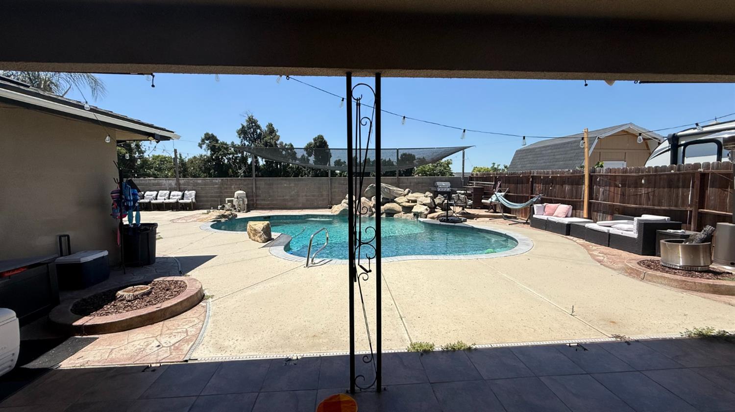 5952 E Illinois Ave, Fresno, CA 93827