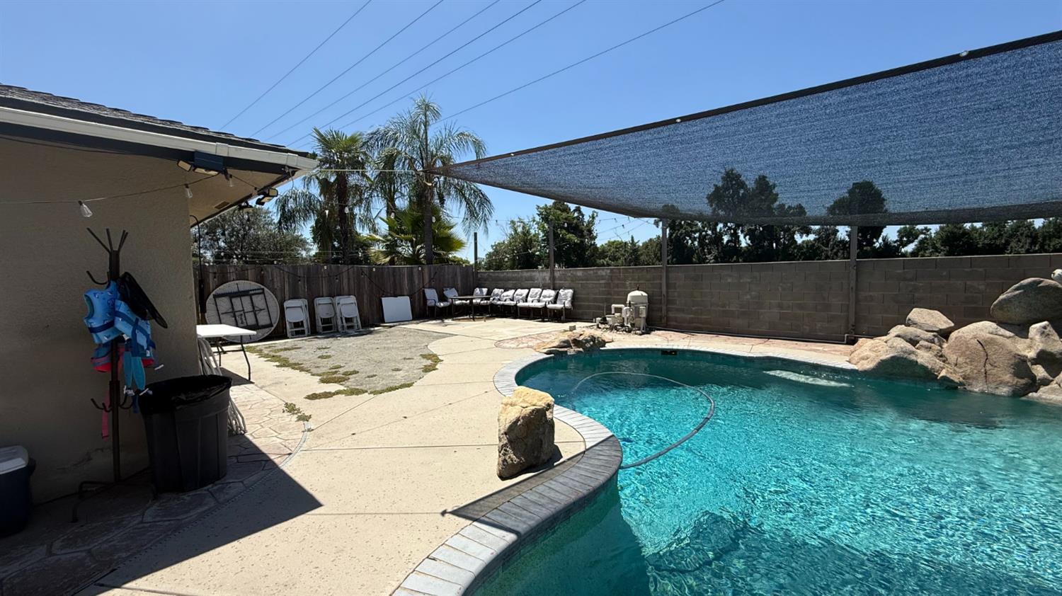 5952 E Illinois Ave, Fresno, CA 93827