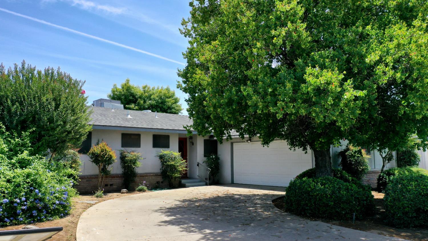 250 S Gloria, Dinuba, CA 93618