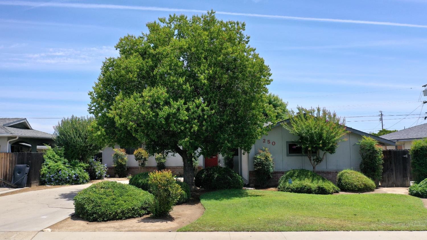 250 S Gloria, Dinuba, CA 93618
