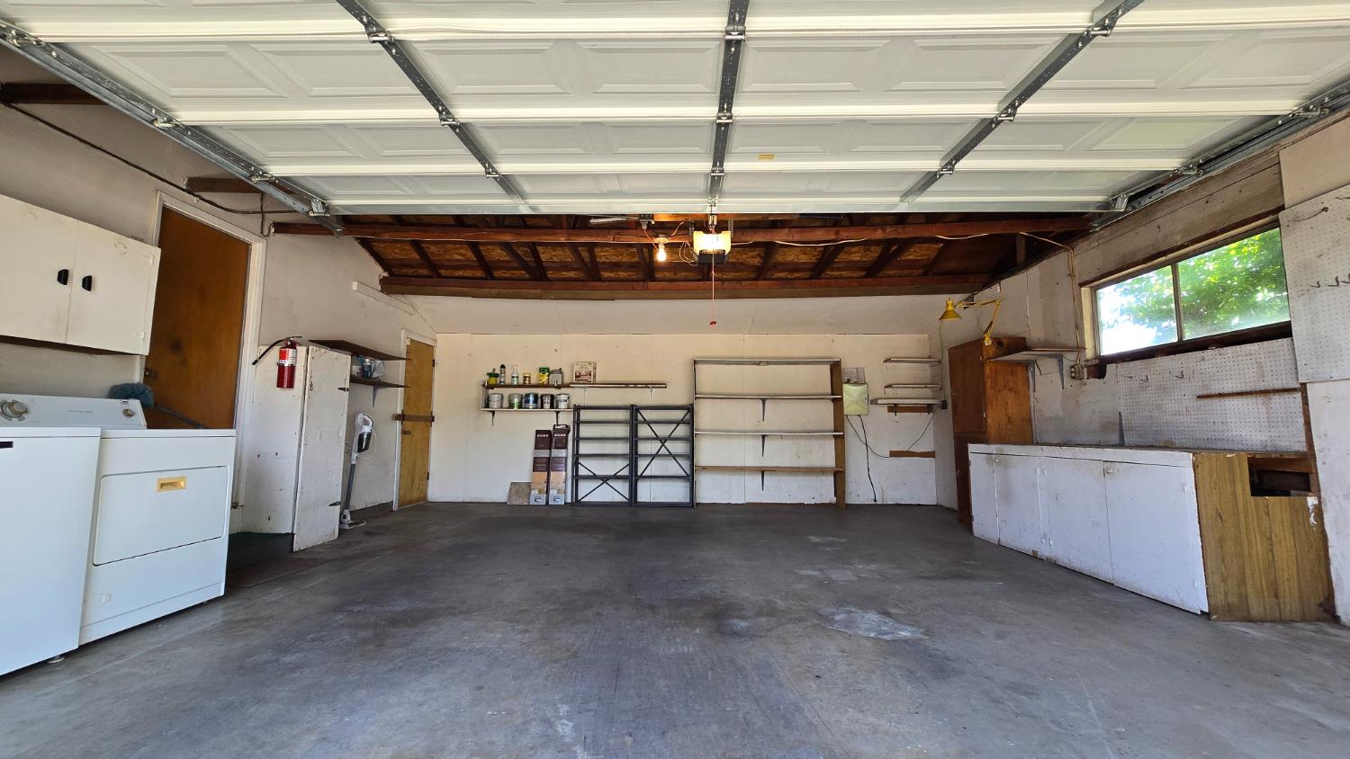 250 S Gloria, Dinuba, CA 93618