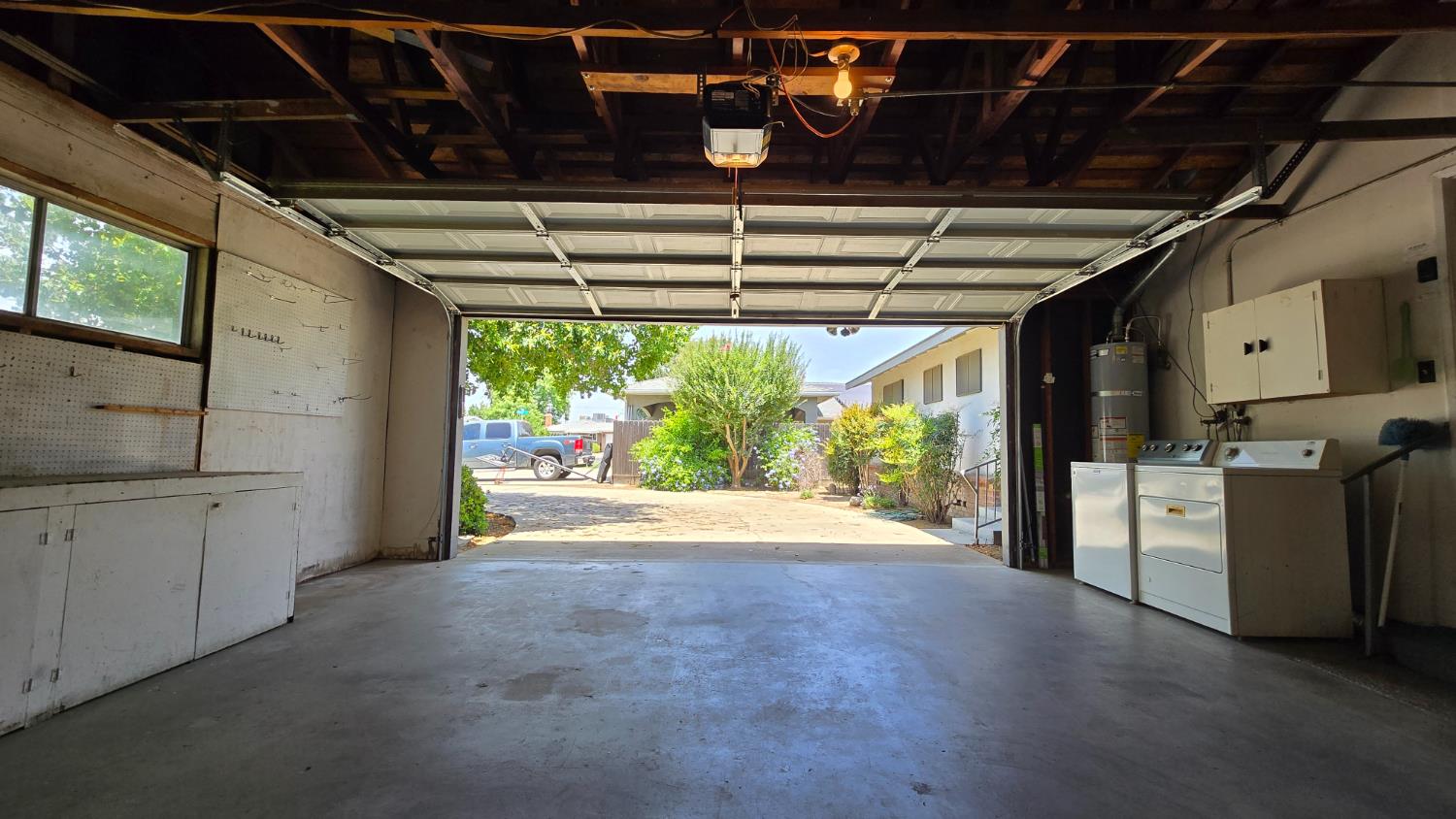 250 S Gloria, Dinuba, CA 93618