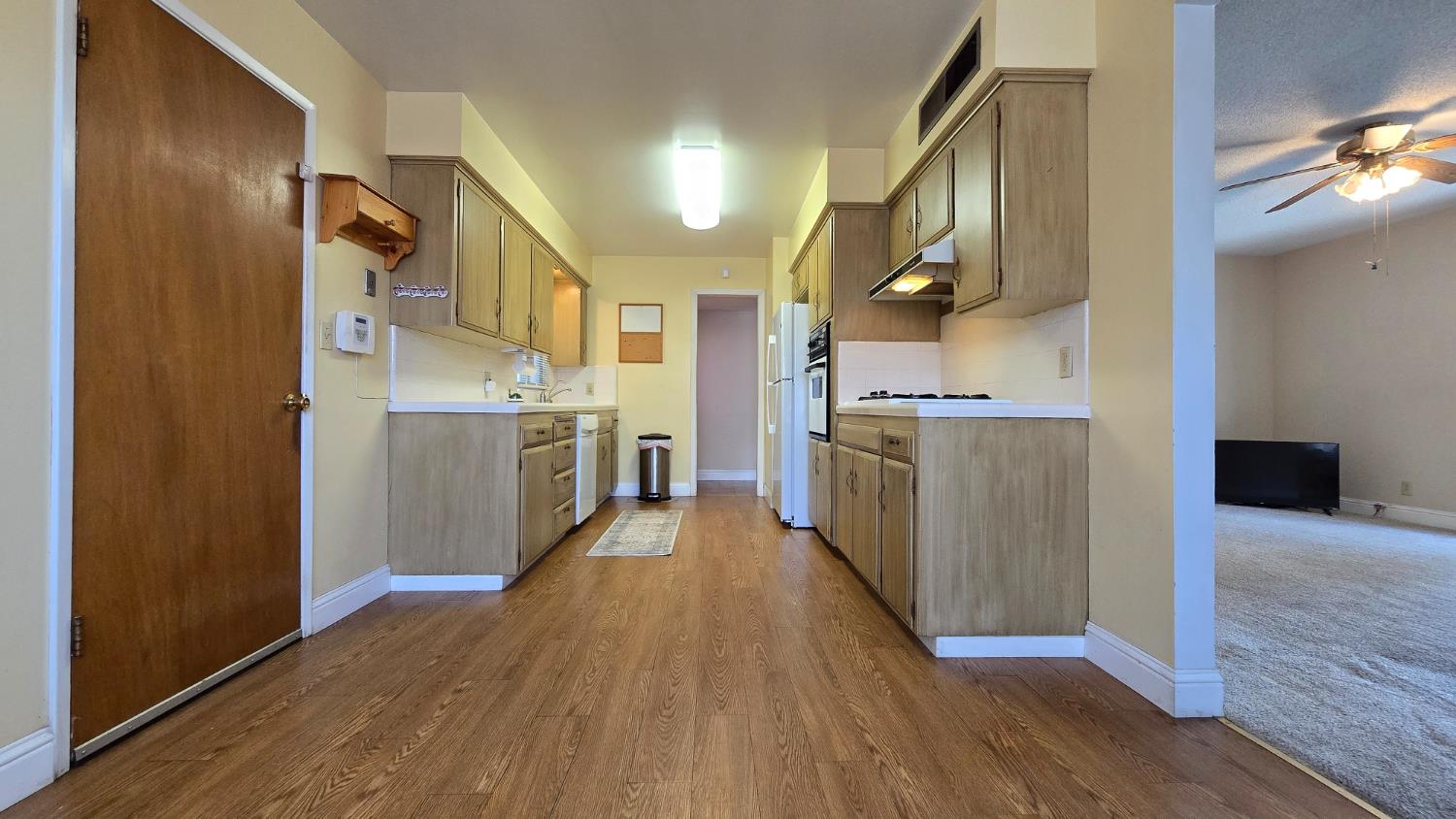250 S Gloria, Dinuba, CA 93618