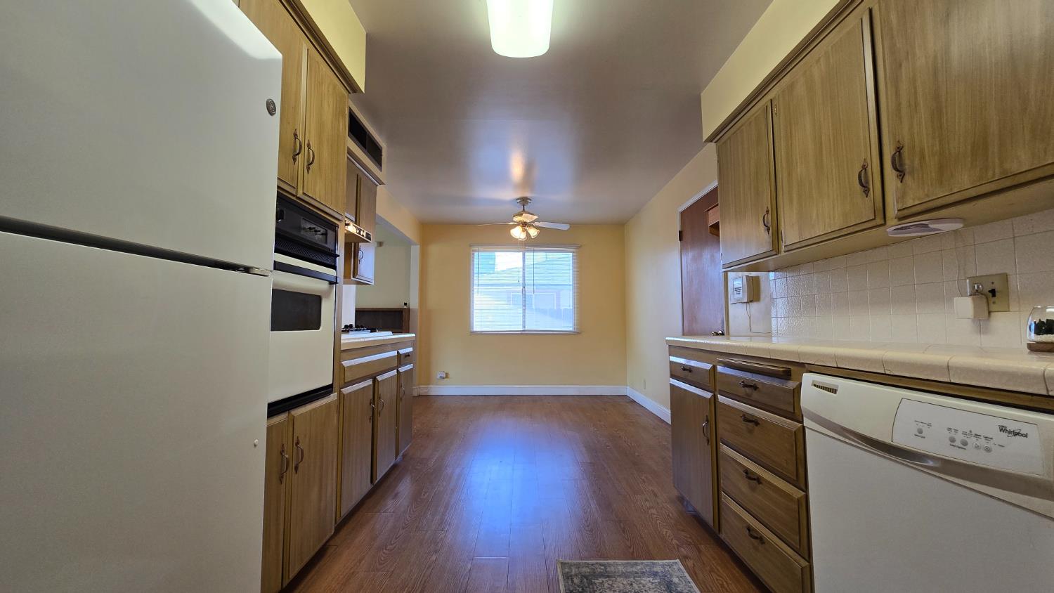 250 S Gloria, Dinuba, CA 93618