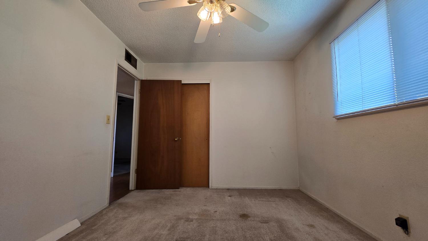 250 S Gloria, Dinuba, CA 93618
