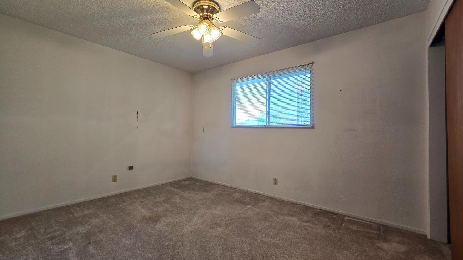 250 S Gloria, Dinuba, CA 93618