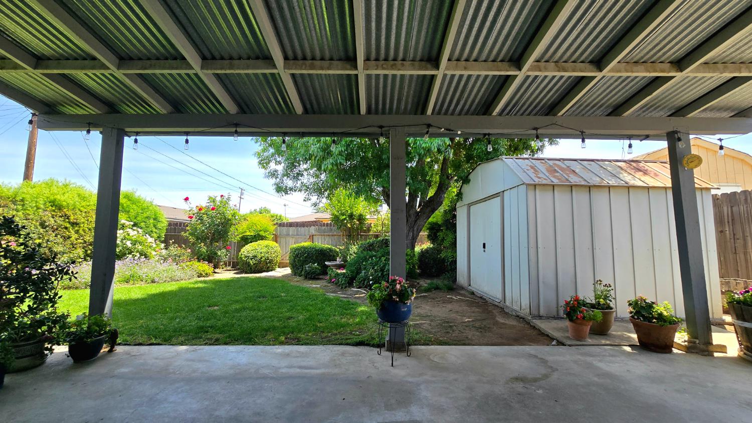 250 S Gloria, Dinuba, CA 93618