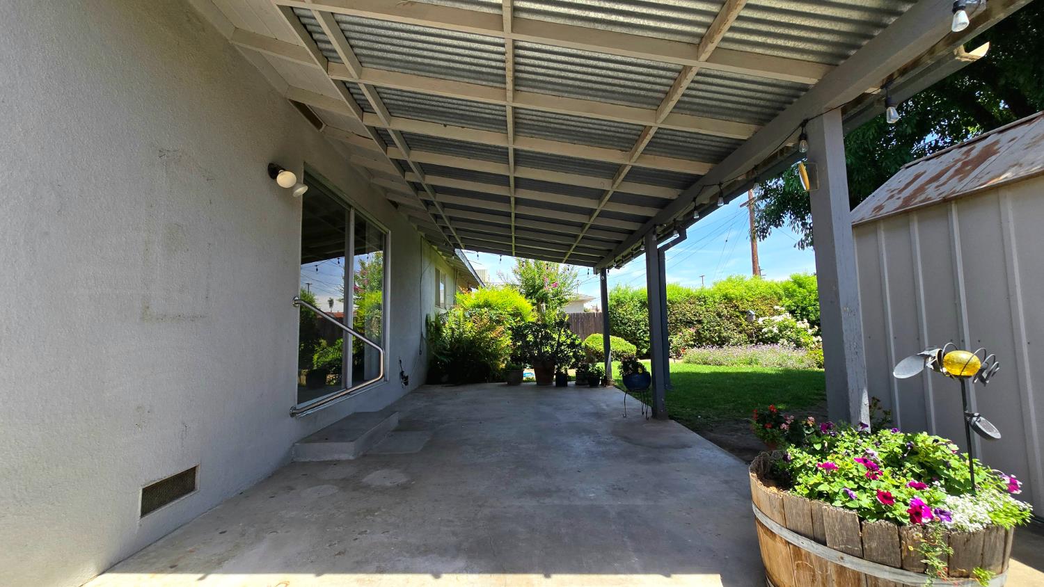 250 S Gloria, Dinuba, CA 93618