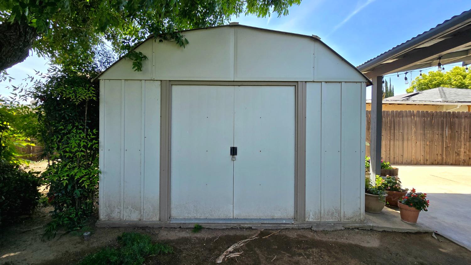 250 S Gloria, Dinuba, CA 93618
