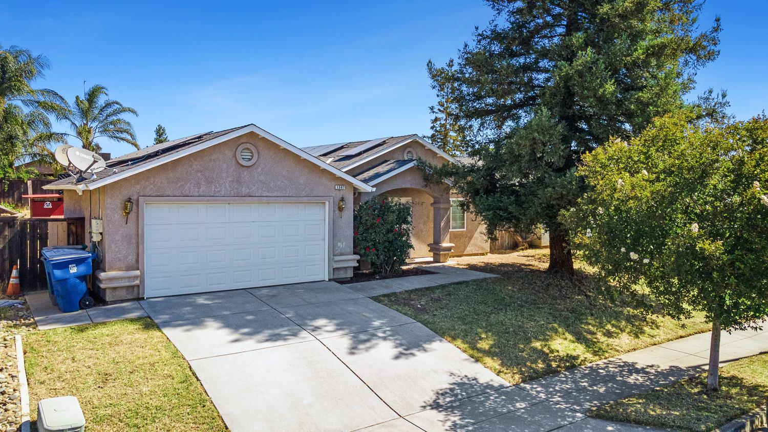 1567 Lacreta Ave, Madera, CA 93638
