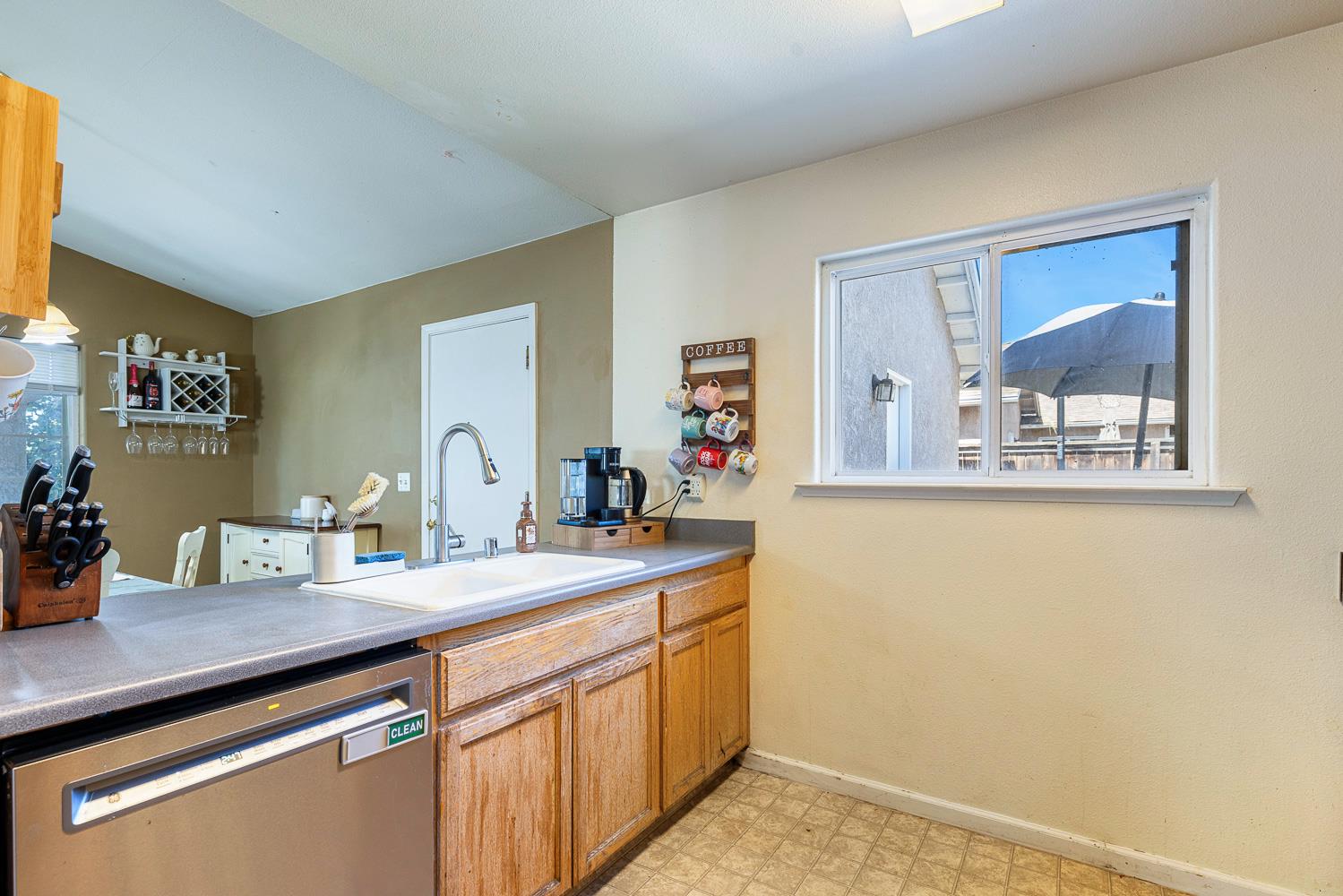 1567 Lacreta Ave, Madera, CA 93638