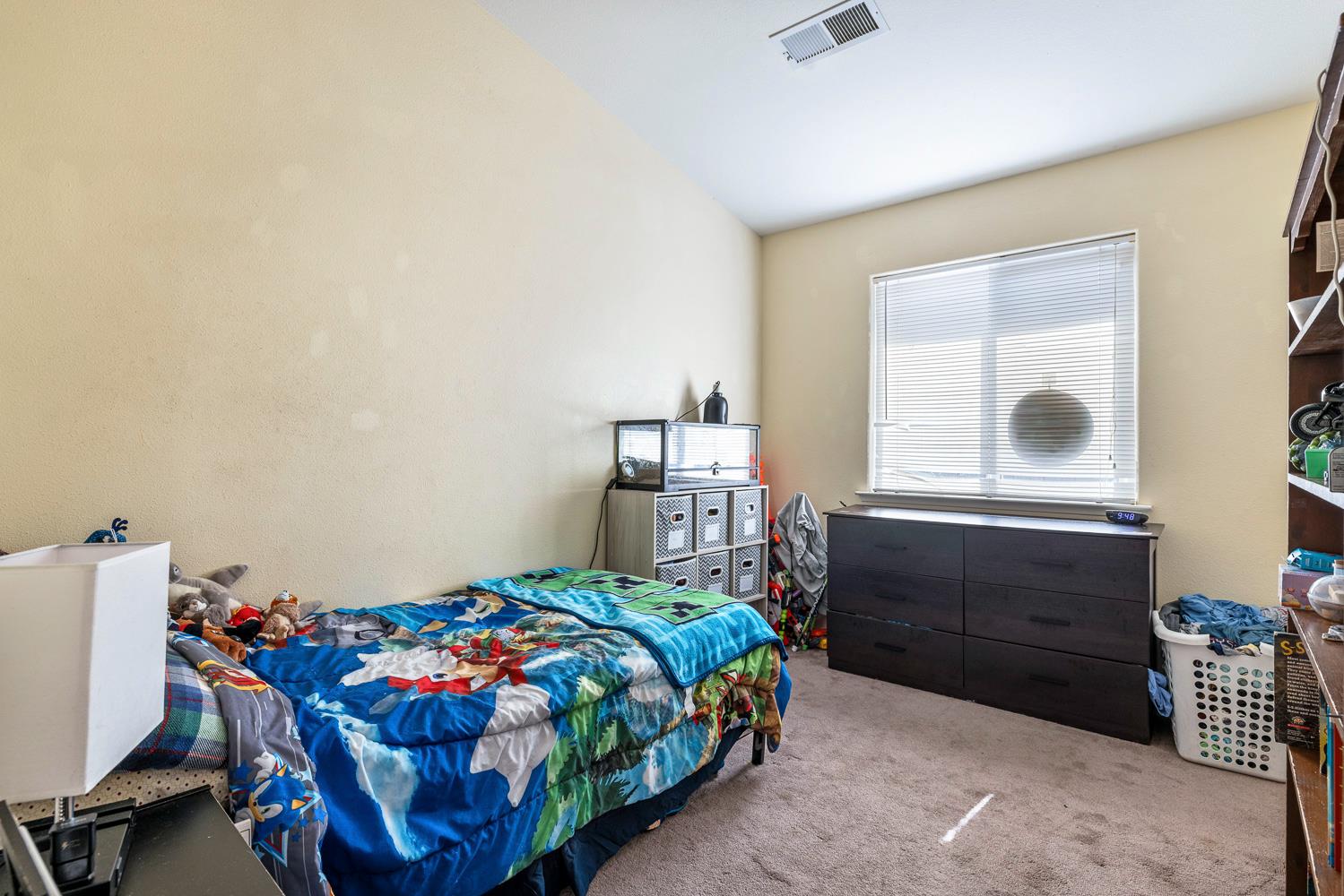 1567 Lacreta Ave, Madera, CA 93638