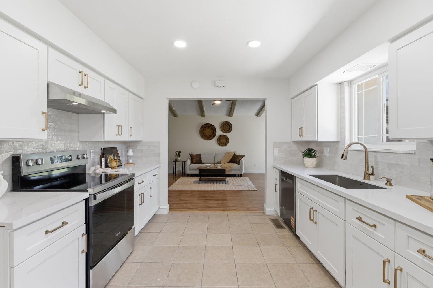 5786 N Lead Ave, Fresno, CA 93711