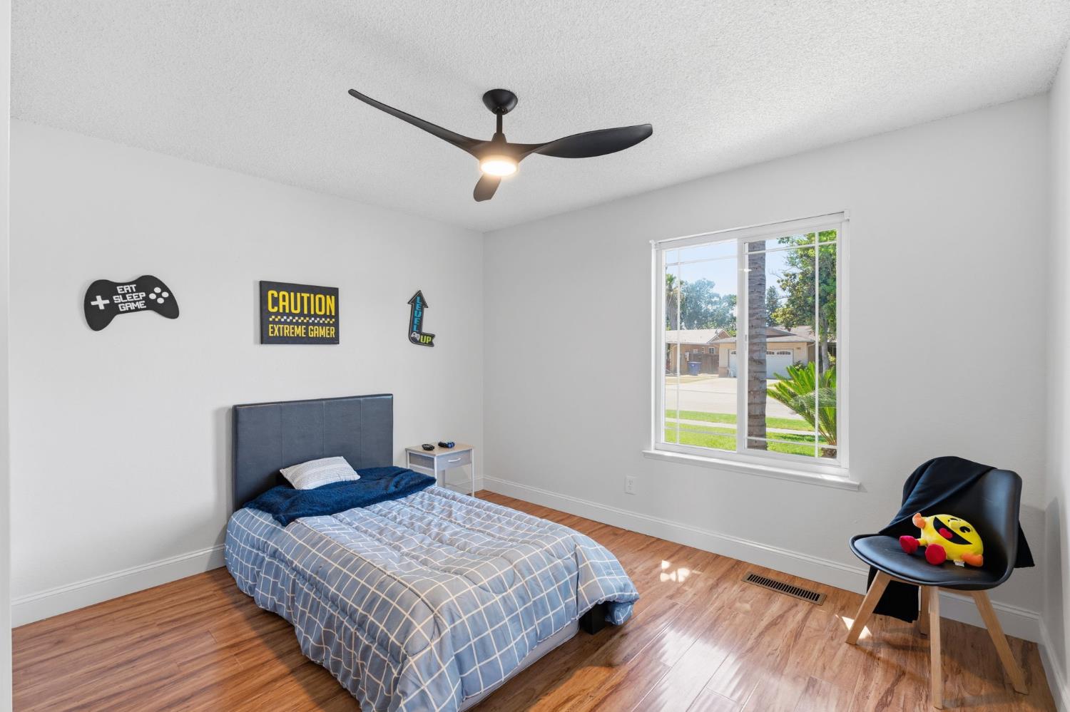 5786 N Lead Ave, Fresno, CA 93711