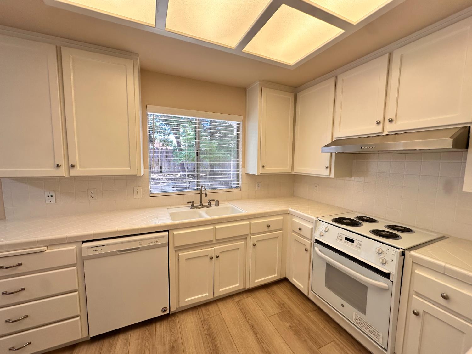 5201 W Magill Ave, Fresno, CA 93722