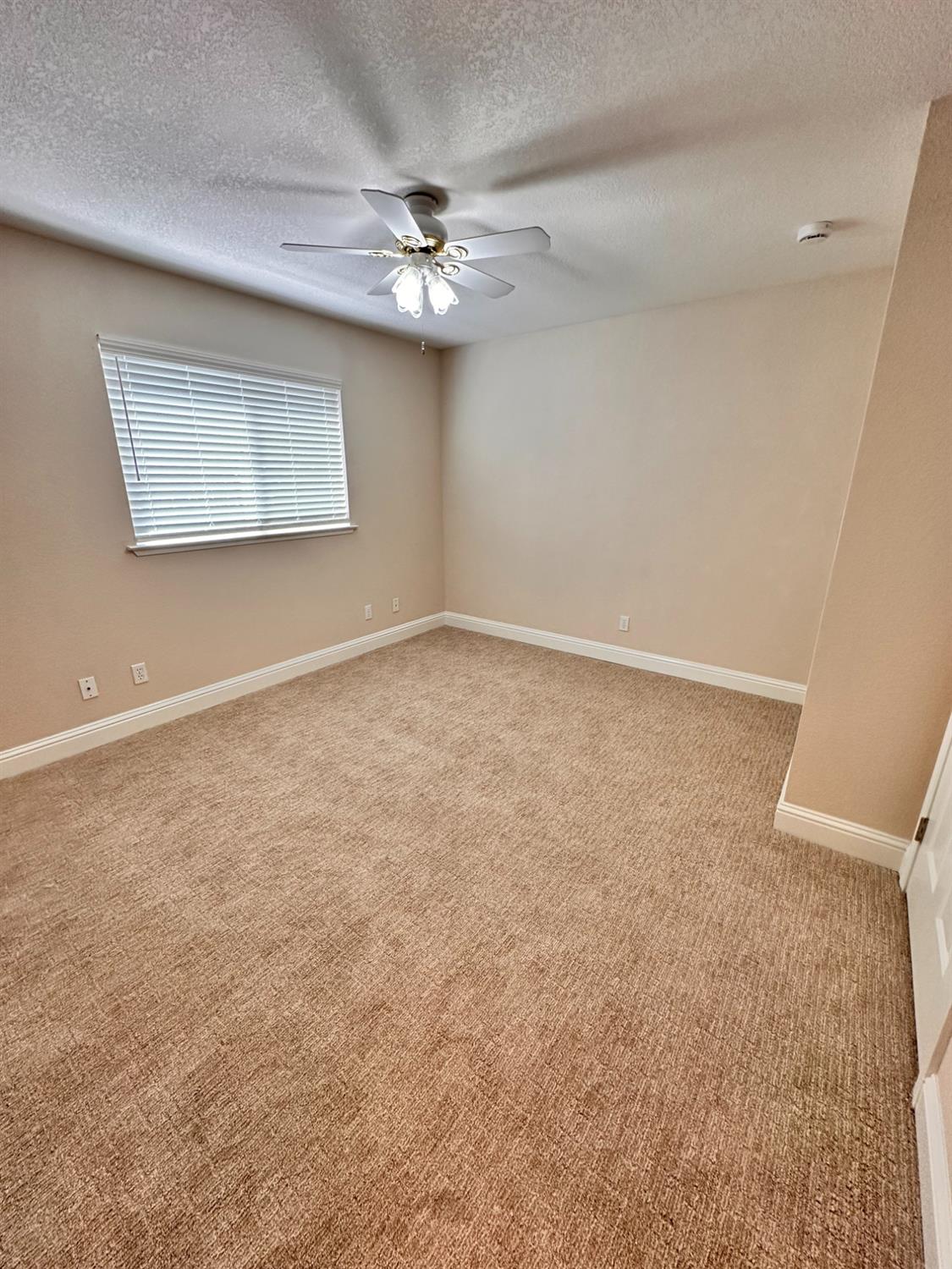 5201 W Magill Ave, Fresno, CA 93722