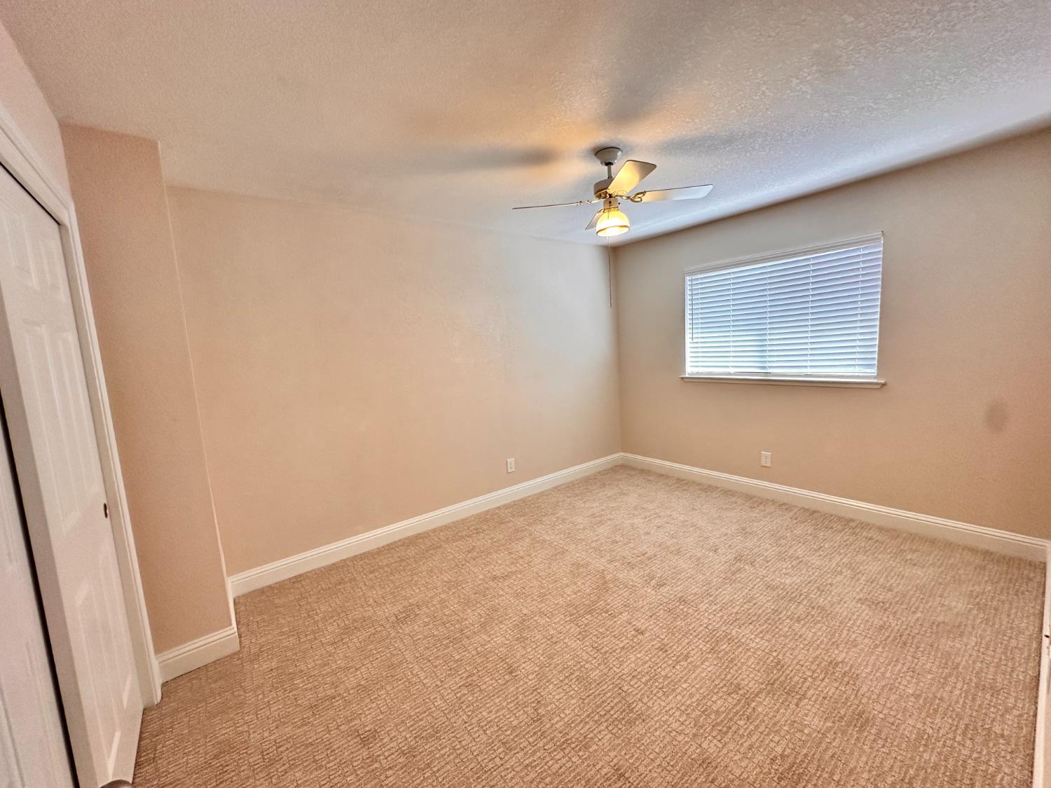 5201 W Magill Ave, Fresno, CA 93722