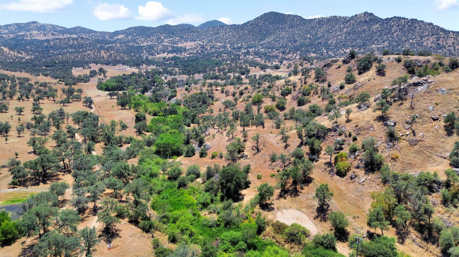 38867 Baywood Ln, Yokuts Valley, CA 93675