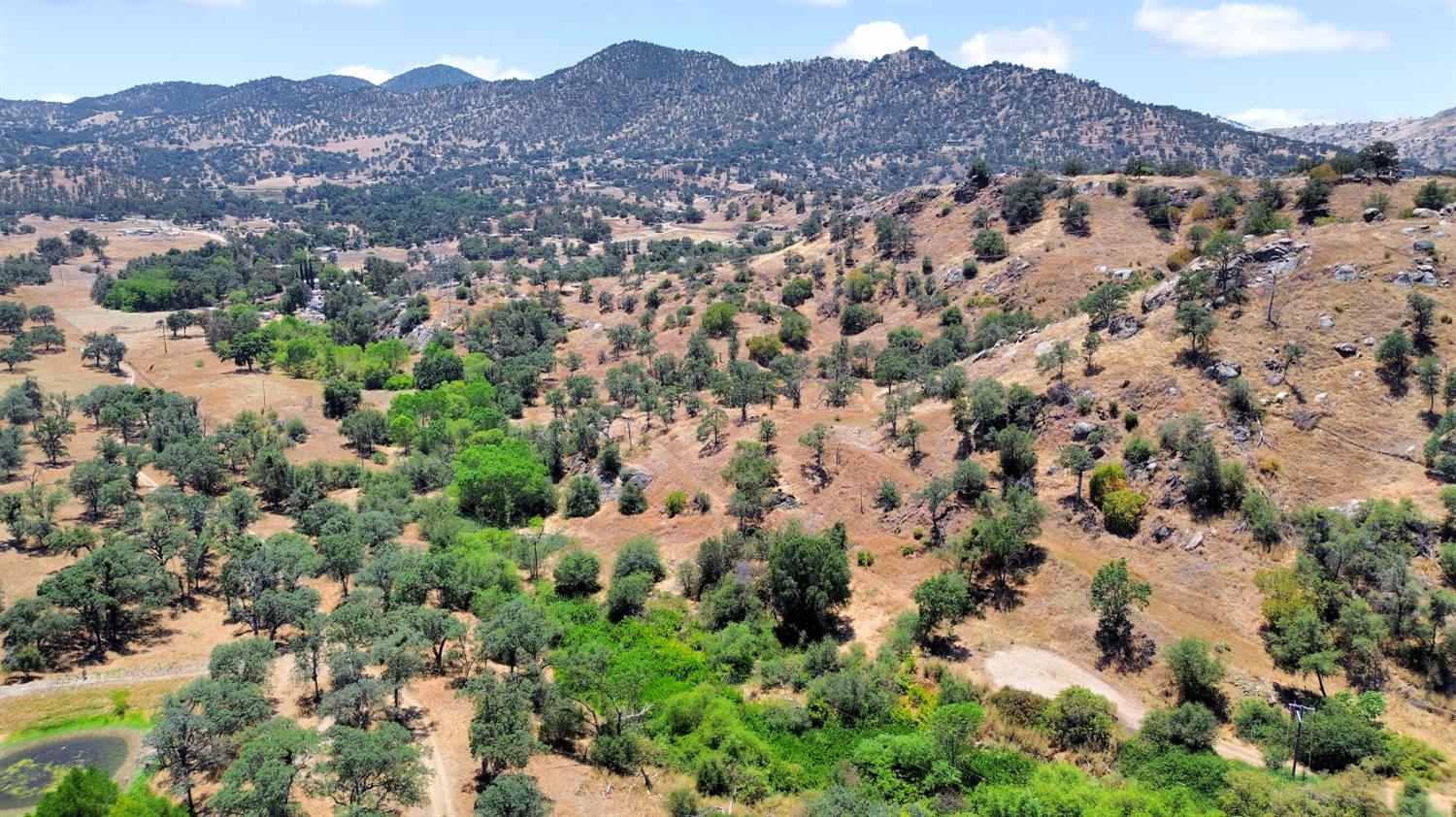 38867 Baywood Ln, Yokuts Valley, CA 93675