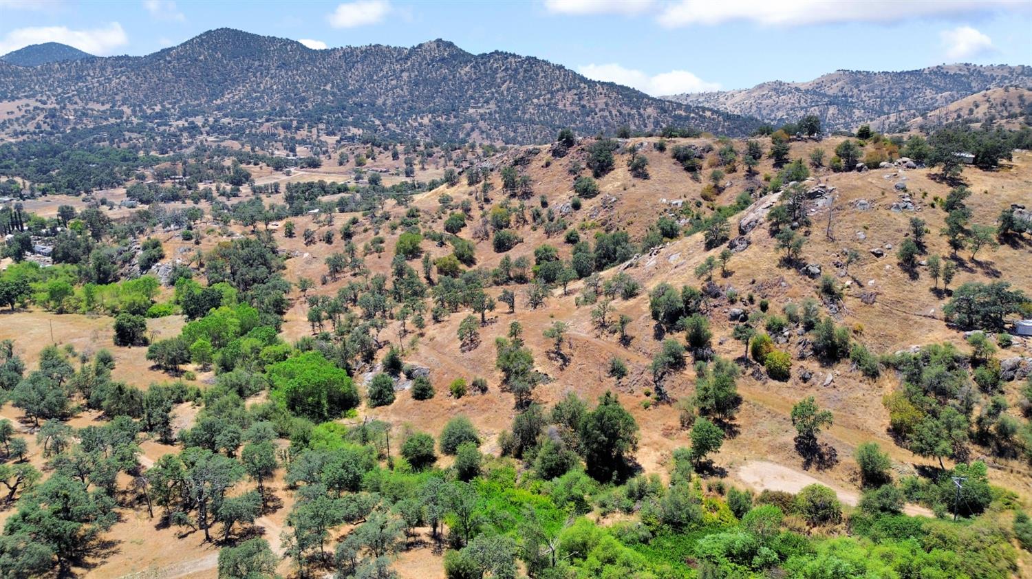 38867 Baywood Ln, Yokuts Valley, CA 93675