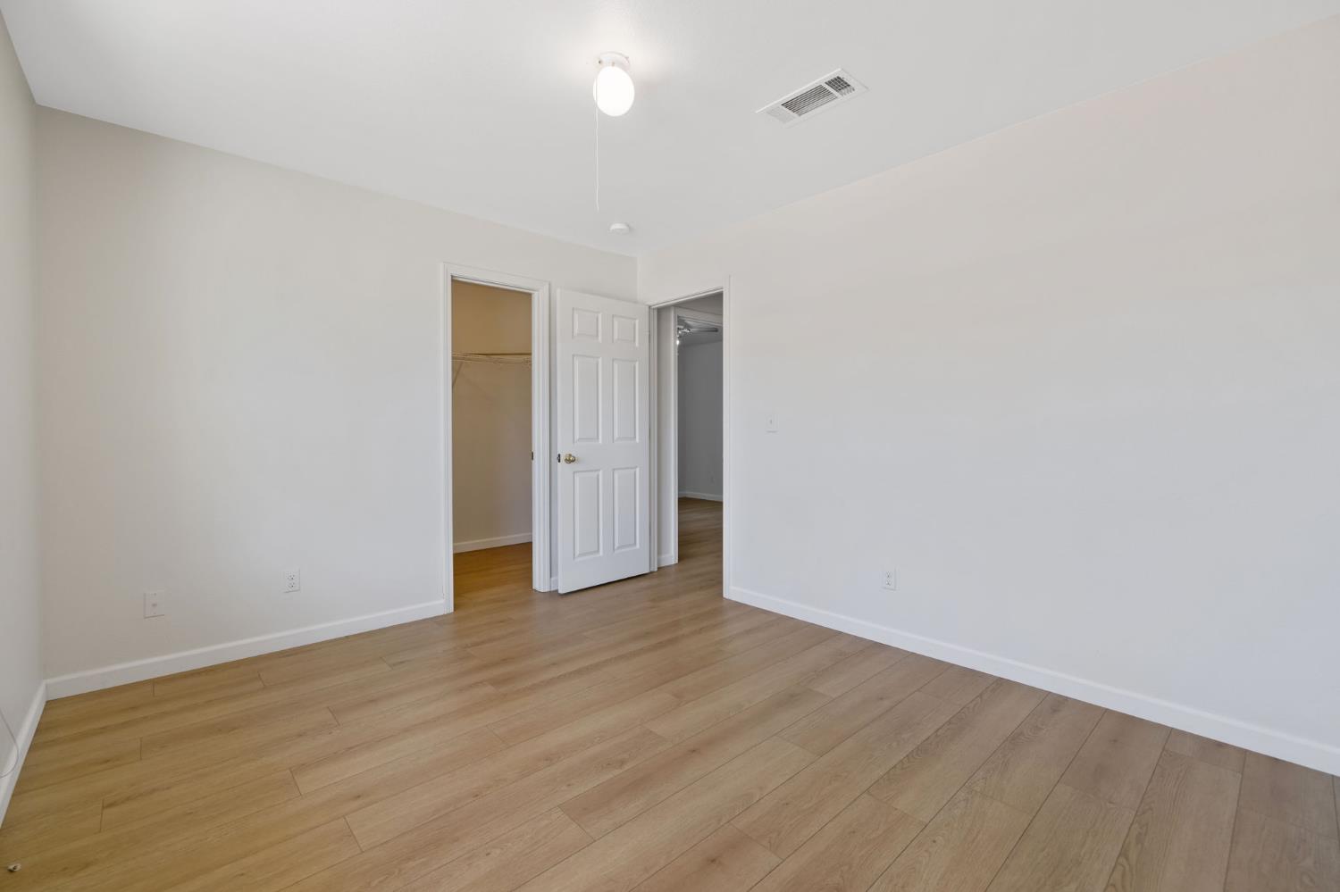328 S P St, Dinuba, CA 93618